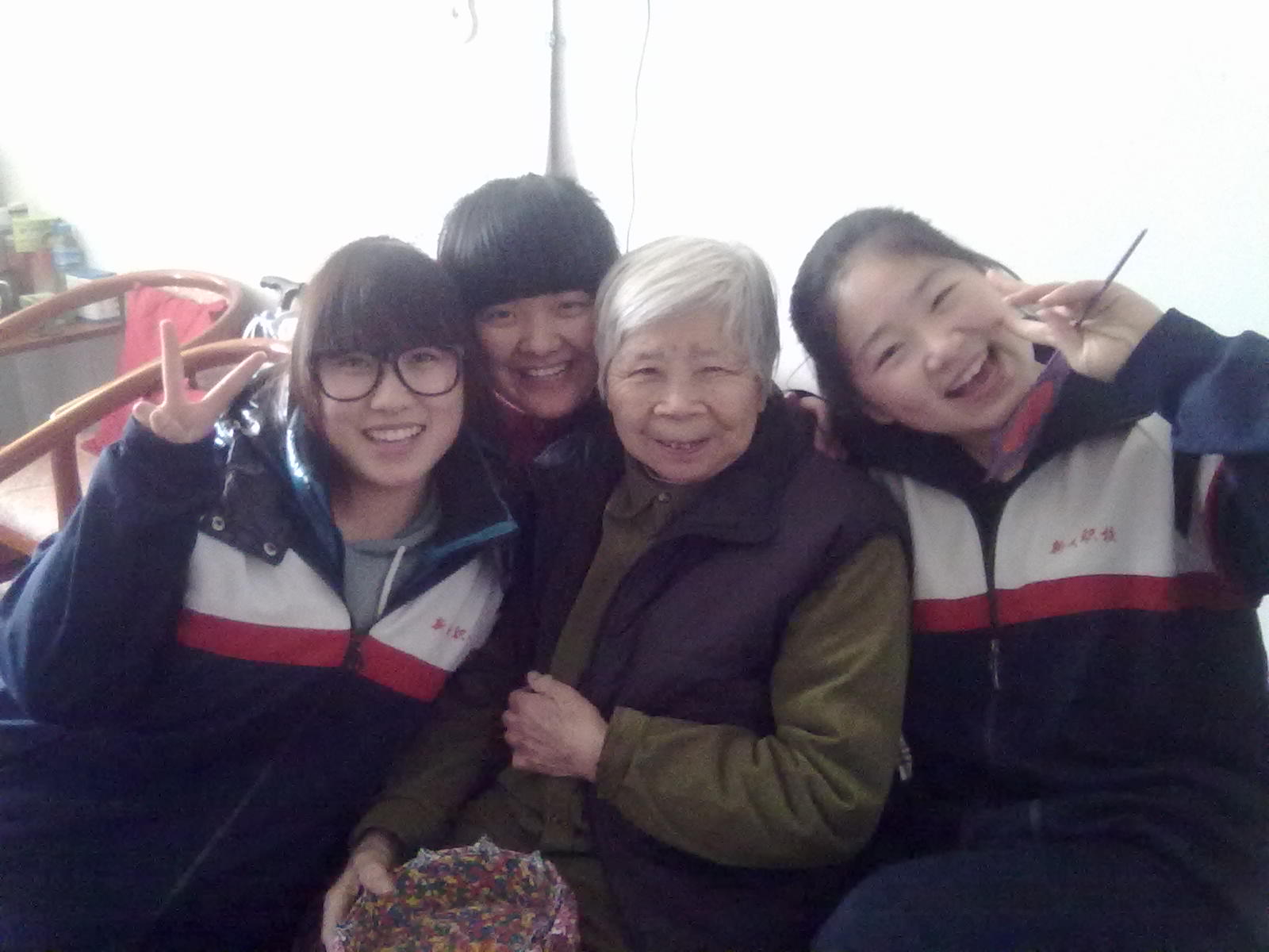 20120305374.jpg